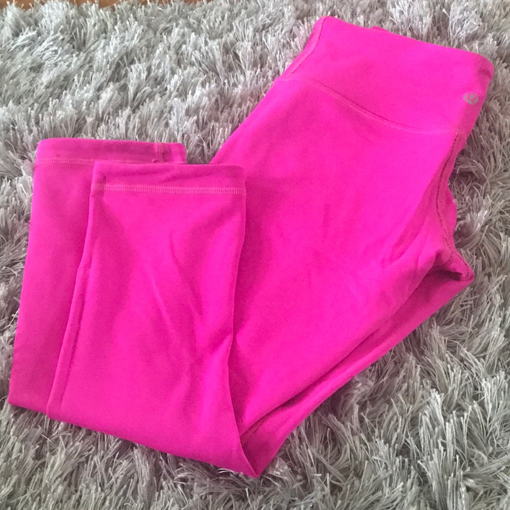 Lululemon reversible capris - Pink and Black